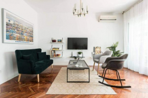 Stylish 3 BR With Private Terrace In City Center